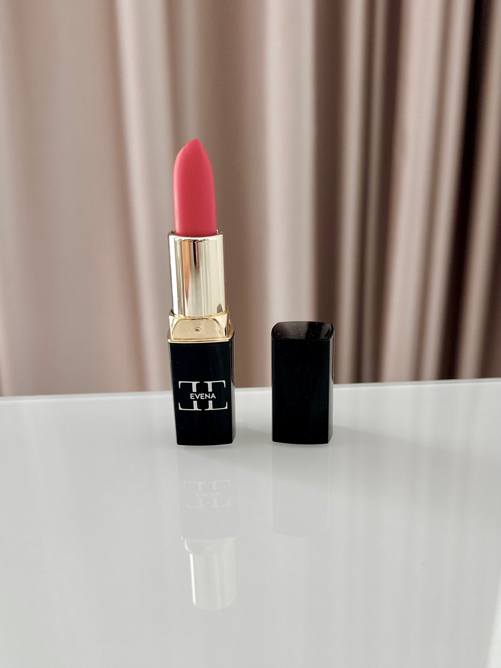 Rouge à lèvres, numéro 10