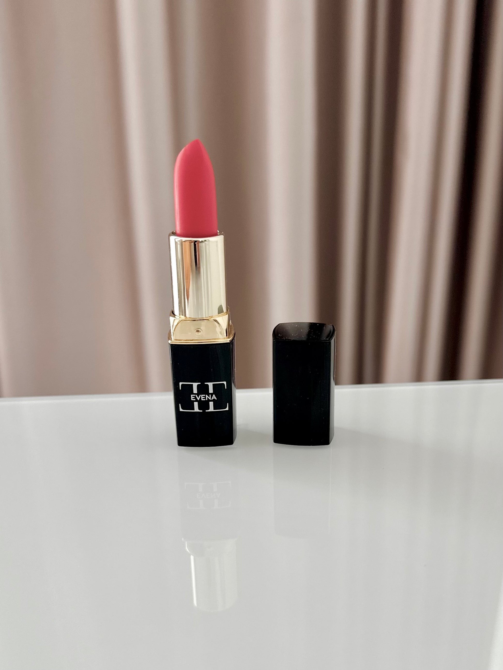 Rouge à lèvres, numéro 10