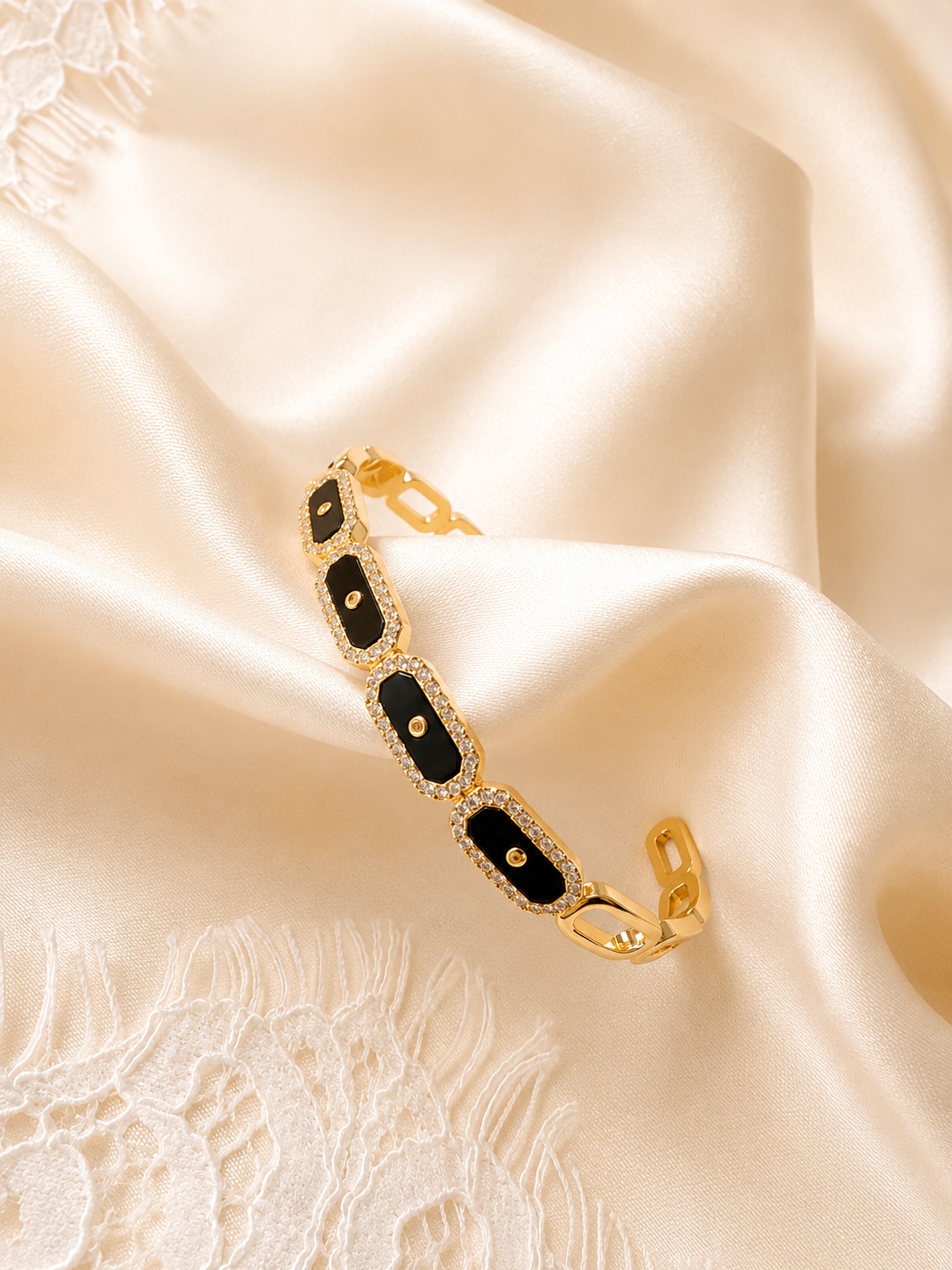 Bracelet Noir EVENA