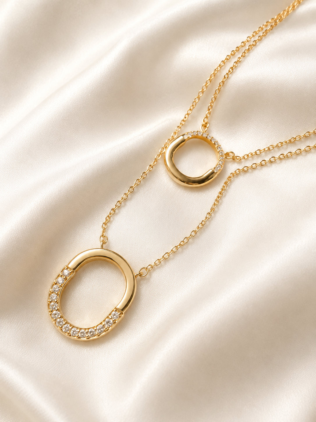 Collier Doré Double Pendentif Ovale Pavé Zircons
