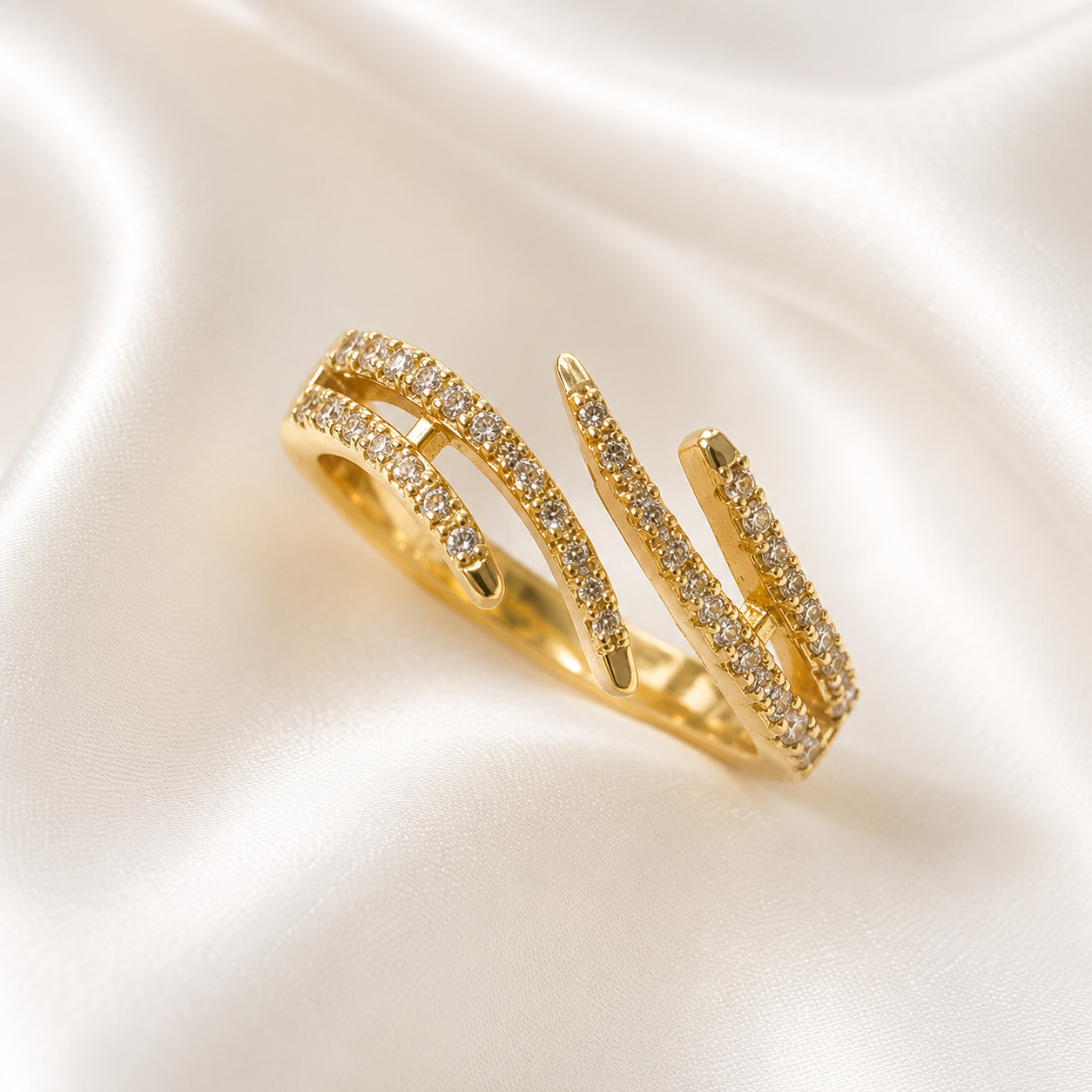 Bague Dorée Multi-Griffes Ouverte Pavé Zircons