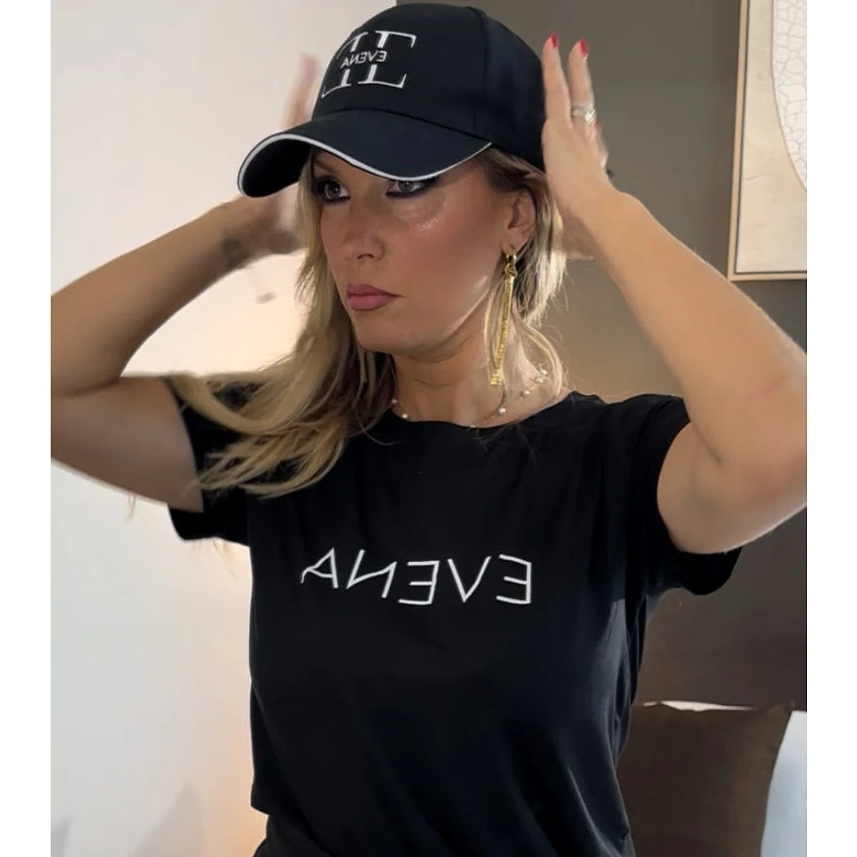 T-shirt EVENA Noir fond blanc